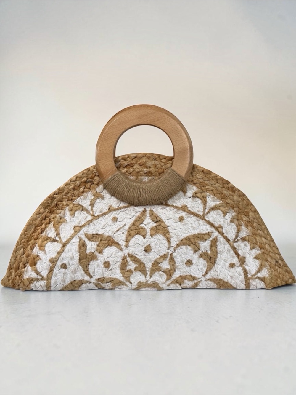 Antik Kraft Pia Jute Half-moon Shape Wooden Handle Crossbody Clutch Purse